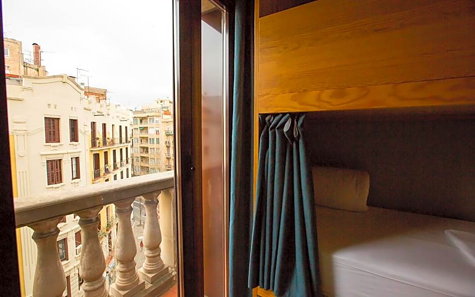 Yeah Barcelona Hostel