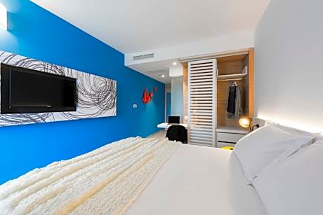 Double Room with Balcony and Sea View