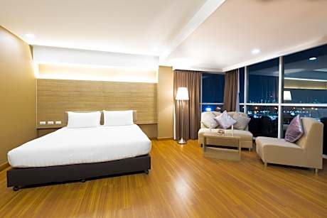 Deluxe King Room