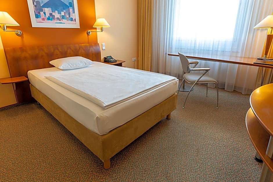 Globana Airport Hotel