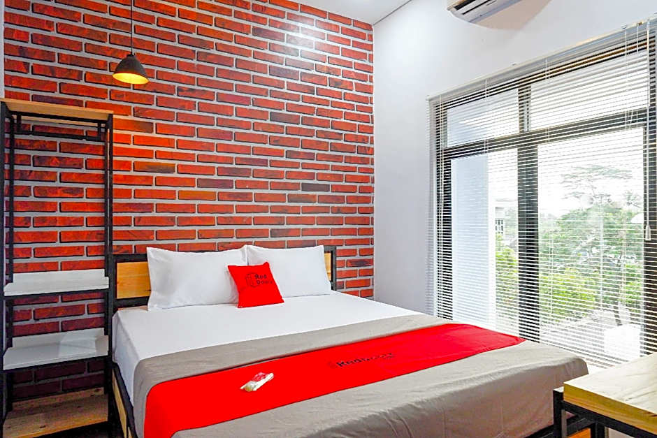 RedDoorz near Universitas Muhammadiyah Purwokerto 2