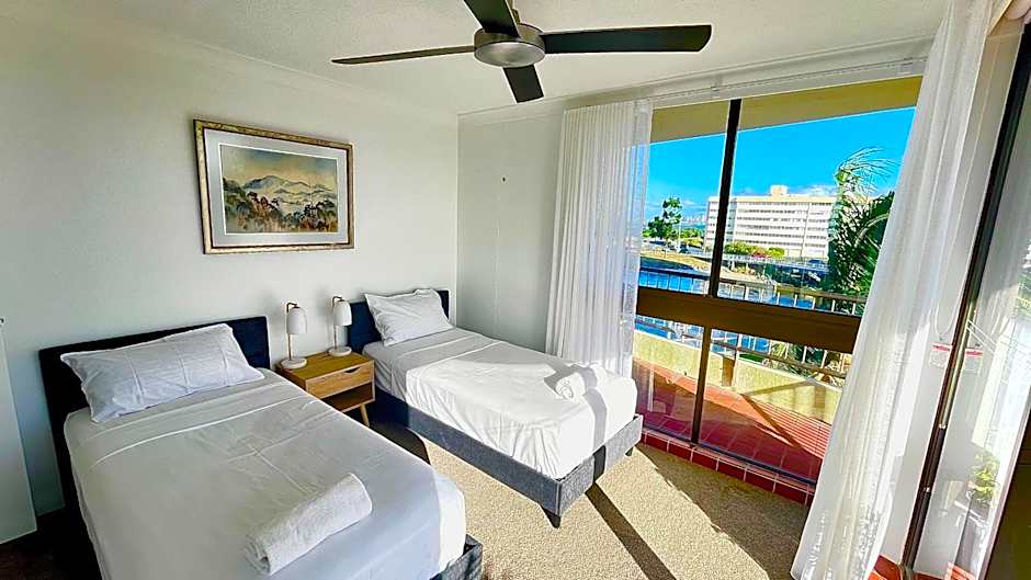Broadwater Shores Waterfront Apartments