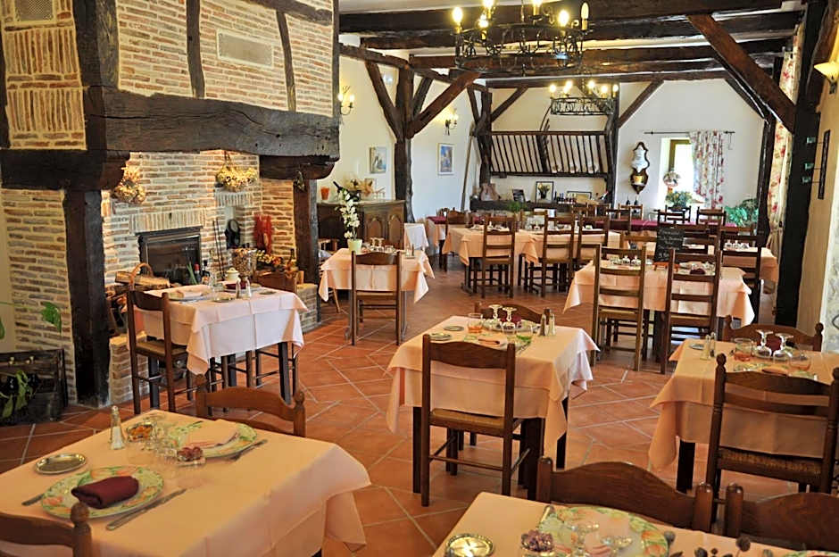 Logis Hotels - Auberge de l'Île - Hôtel 3 étoiles et Restaurant