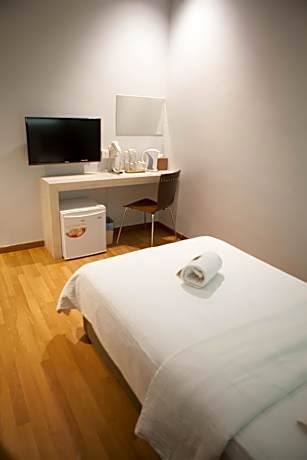 Standard Single Room - no window