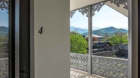 Twin Room with Mountain View