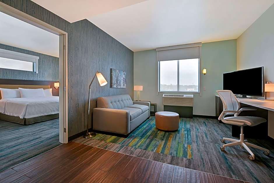 Photo 1 of 5 of 1 King Bed Suite, Accessible, Bathtub