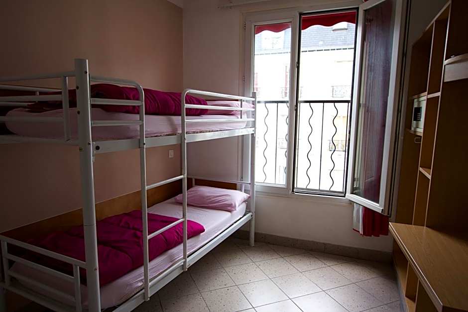 Bastille Hostel