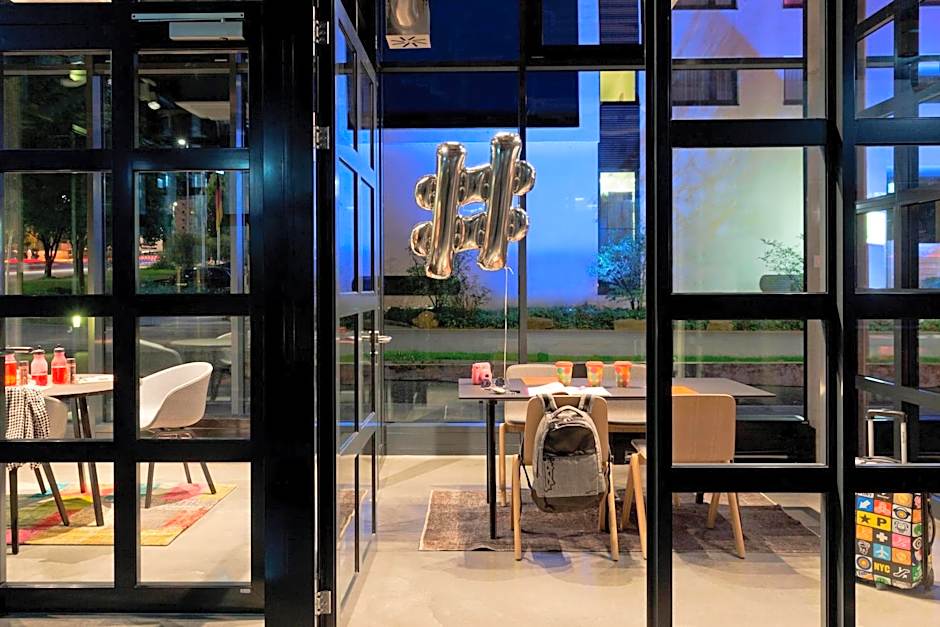 Moxy by Marriott Stuttgart Airport/Messe