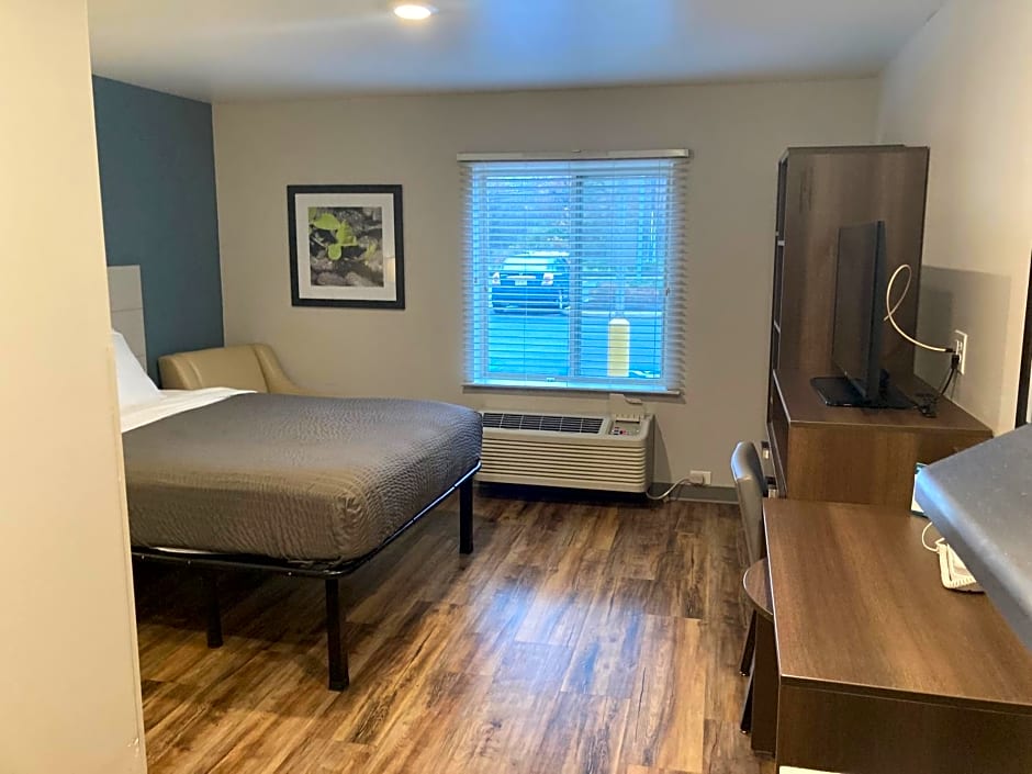 Woodspring Suites Cherry Hill