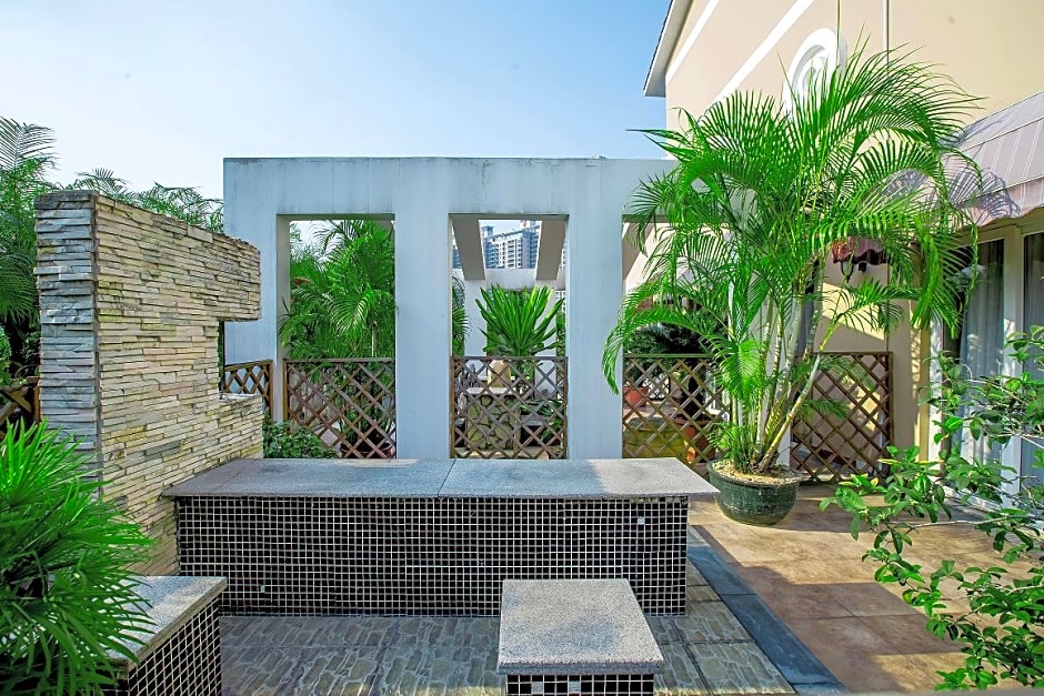 Zhongshan Louis Hotel