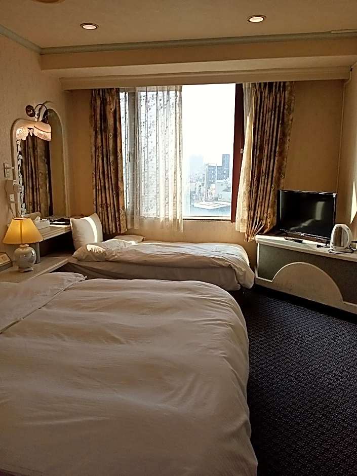 Chungli Business Hotel