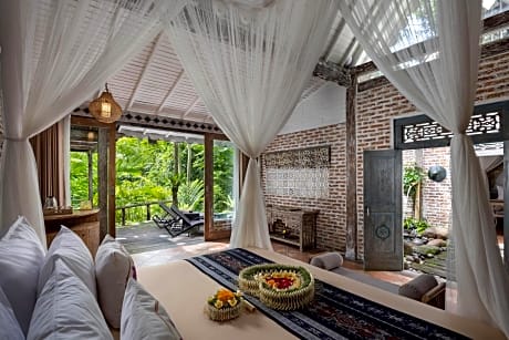 Two-Bedroom Private Pool Villa with Jungle View and Daily Afternoon Tea 