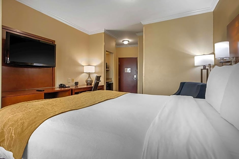 Comfort Suites Central