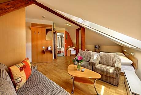 Classic Quadruple Room