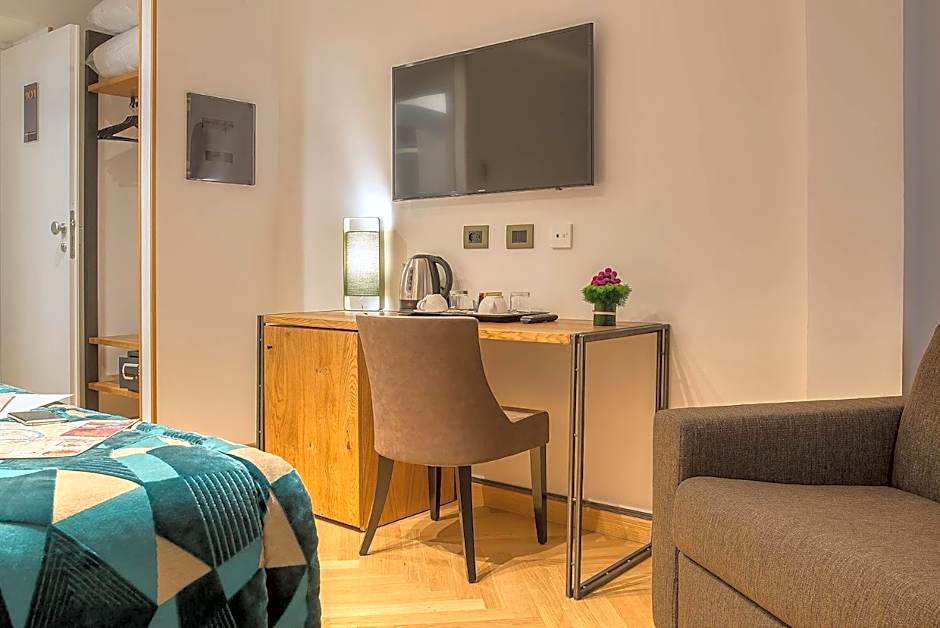 Navona Essence Hotel