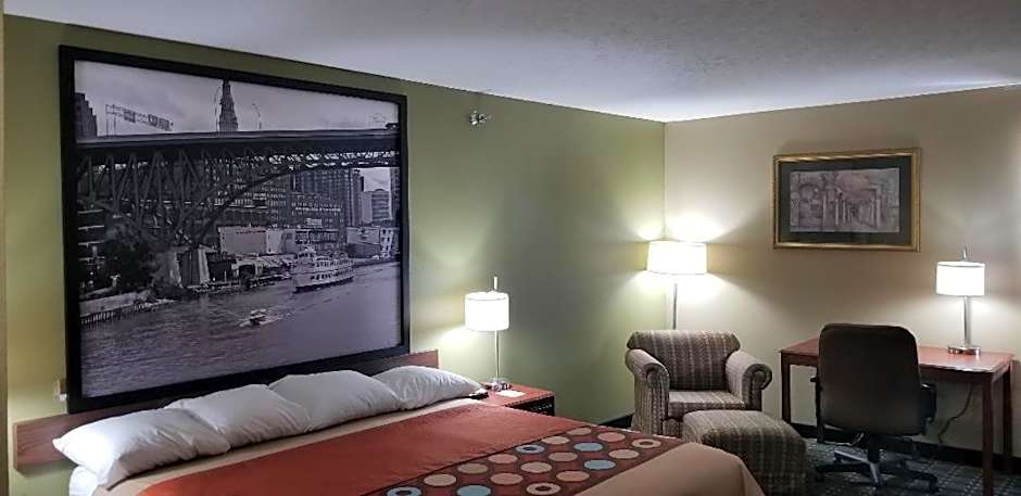 Super 8 by Wyndham Bellefontaine