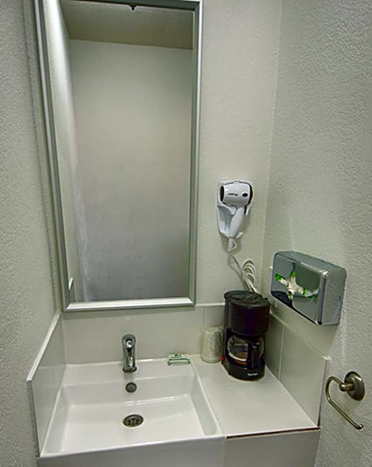 Budget Inn