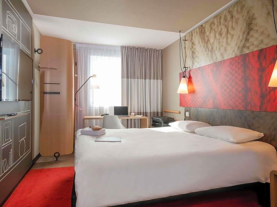 ibis Lyon Caluire Cite Internationale