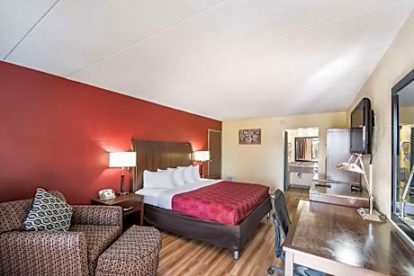 1 King Bed Nonsmoking