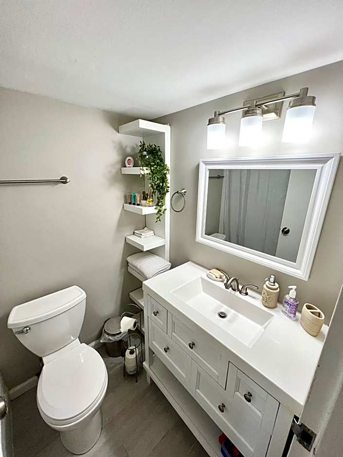 Wondrous Waterfront Condo w/ Pool & Washer/Dryer