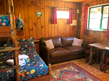 Bushmans Hut Twin Cabin