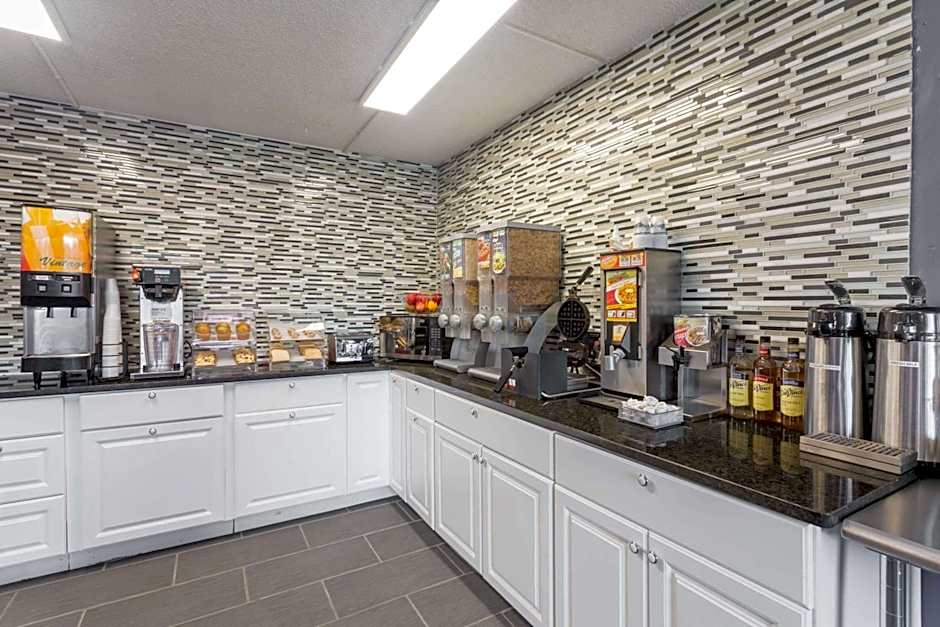 Travelodge by Wyndham Savannah Area/Richmond Hill