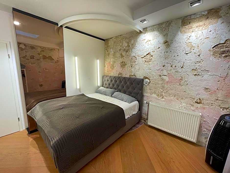 Budget Rooms just for sleeping - Digital access