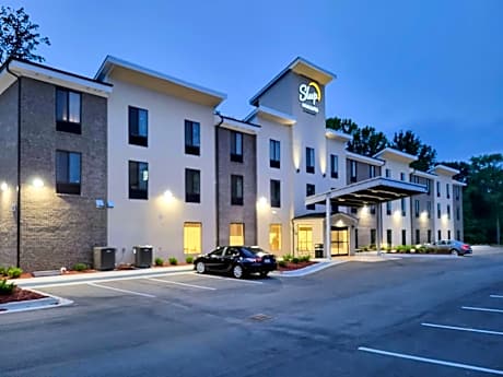 Sleep Inn & Suites - Coliseum Area