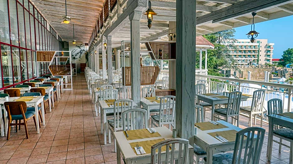 DIT Evrika Beach Club Hotel - All Inclusive