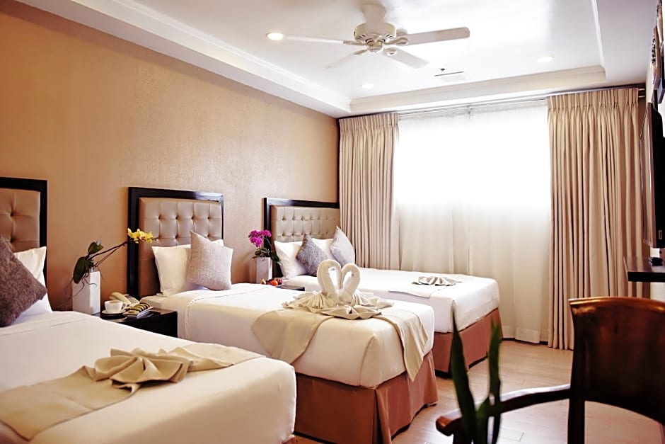 Aura One Hotel