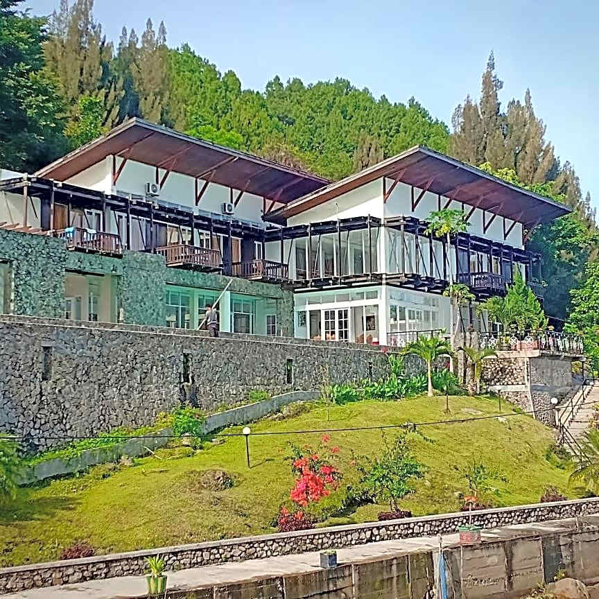 Tiara Bunga Hotel & Villa