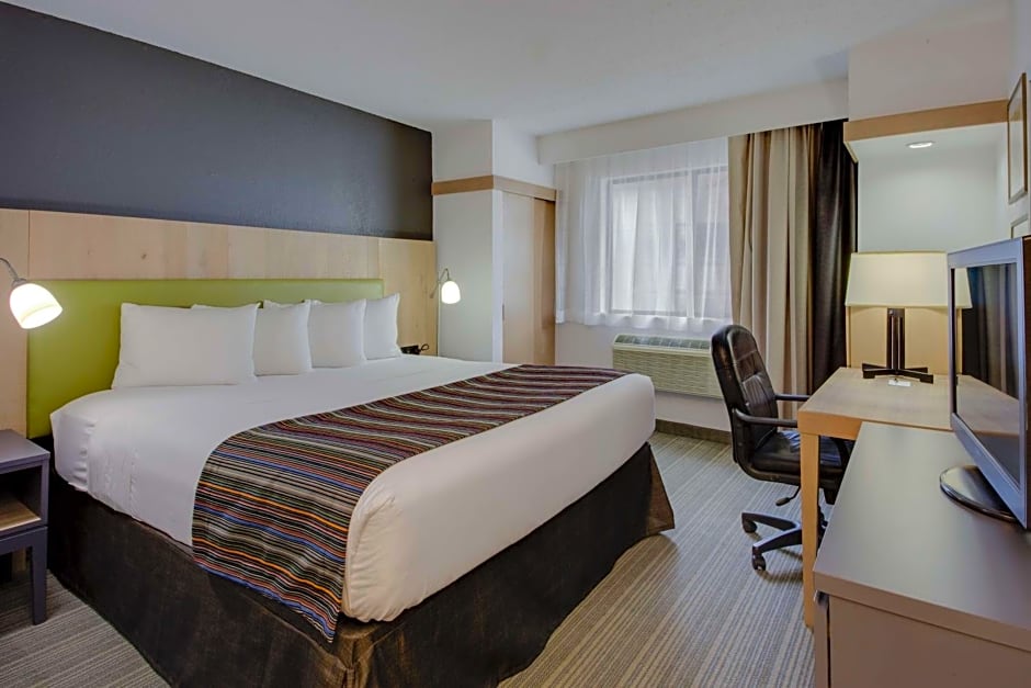 Country Inn & Suites by Radisson, Frederick, MD