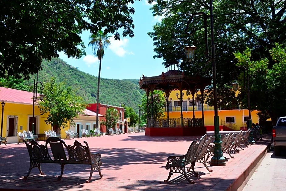 Copper Canyon Riverside Lodge