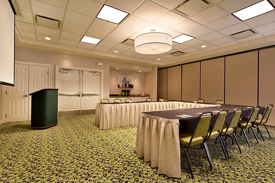 Hilton Garden Inn Akron-Canton Airport