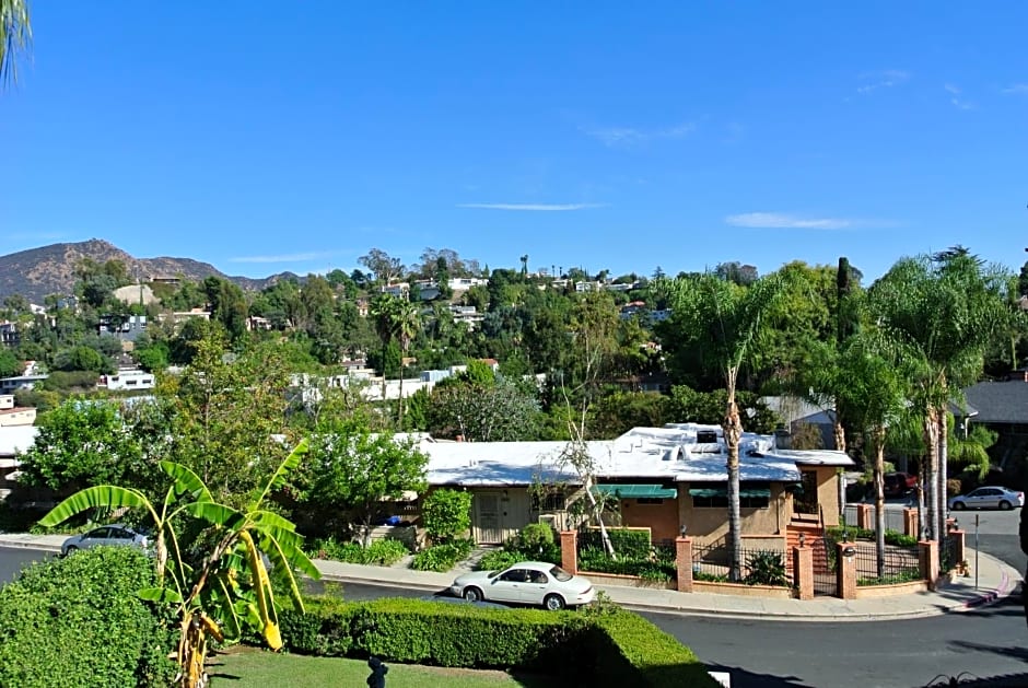 Mini Mansion in Hollywood Hills