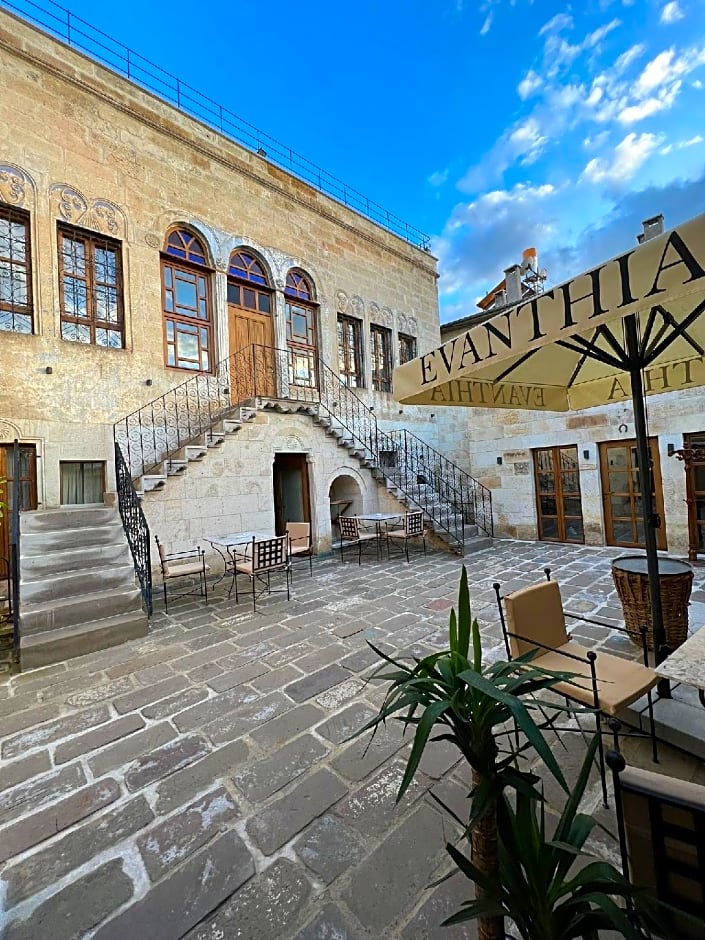 EVANTHIA CAVE SUITES