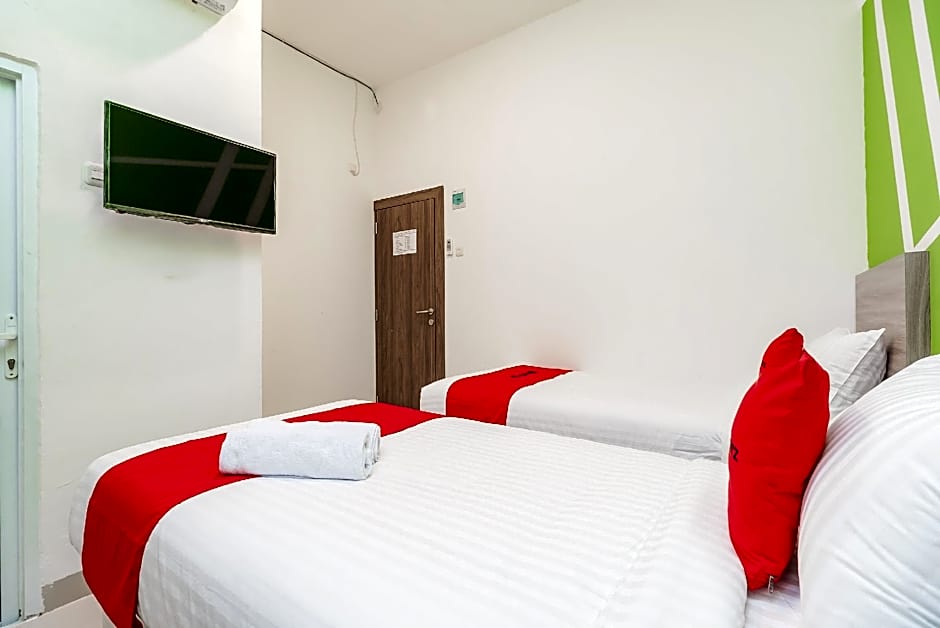 RedDoorz Plus @ Grand Tara Homestay Palembang