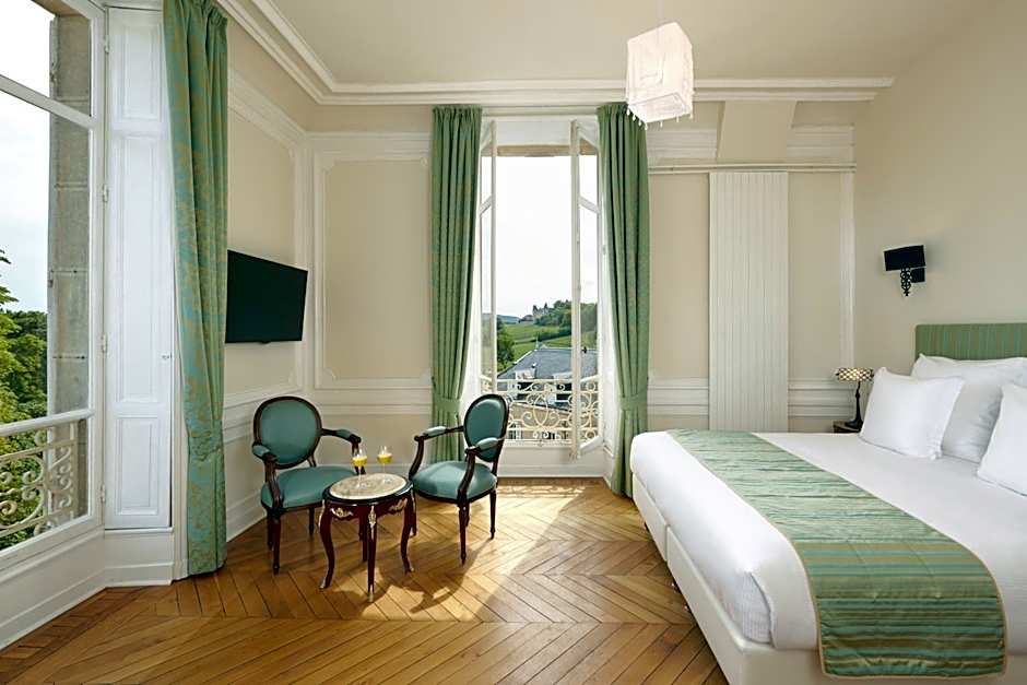 Château Saint-Michel - Cercle des Grands Crus