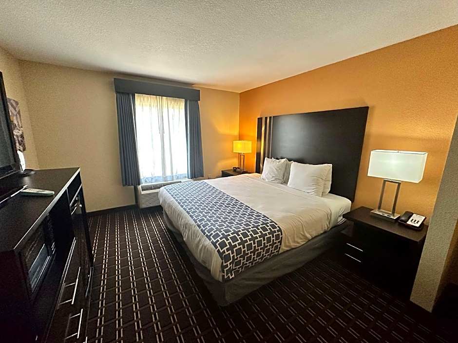 Best Western Plus Bass Hotel & Suites