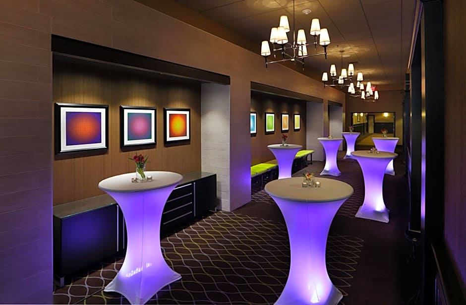 Holiday Inn Boston - Cambridge Area by IHG