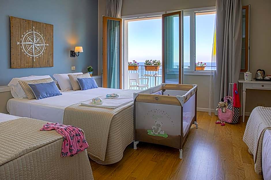 Hotel Punta Nord Est