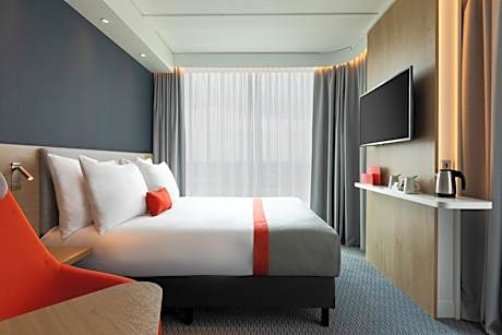 Standard Queen Room - Free Breakfast