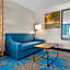 Days Inn & Suites by Wyndham Brandon Amphitheater