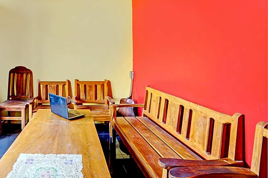 OYO Life 93036 Eddy Homestay Syariah