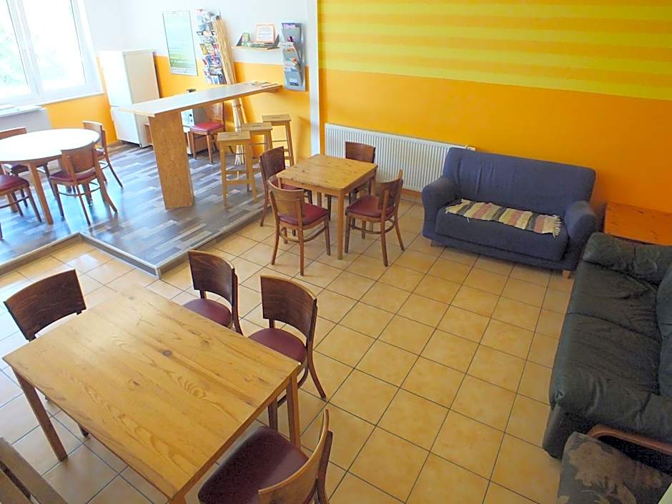 Max Hostel