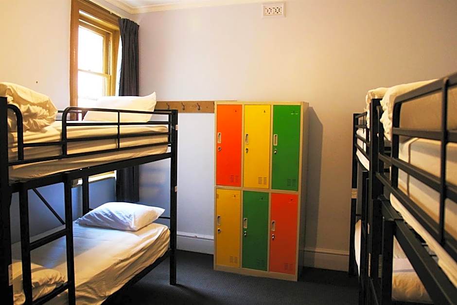 Backpackers Imperial Hotel