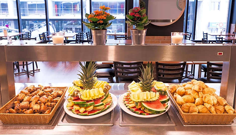 Travelodge by Wyndham Montreal Centre