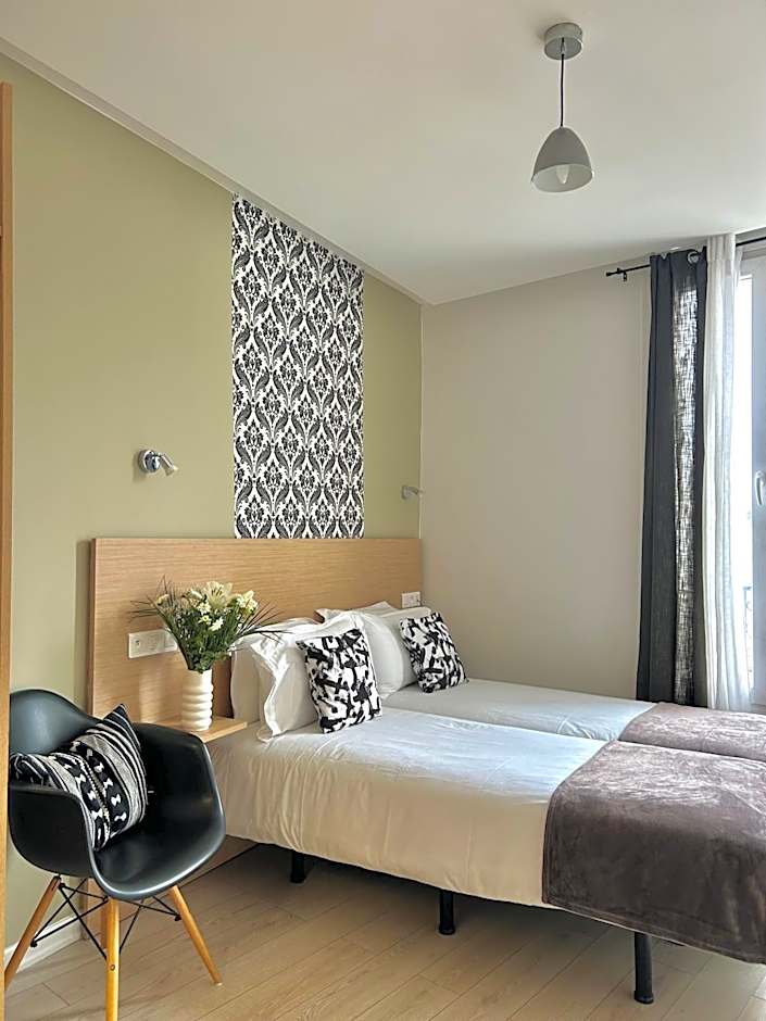Hôtel Le National Clichy Paris