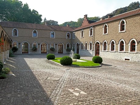 Hôtel - Ferme du Château d'Ahin