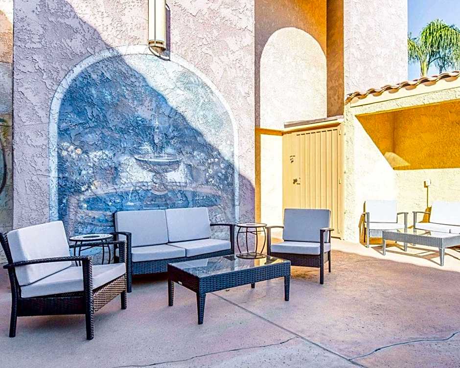 Rodeway Inn & Suites Colton-Riverside